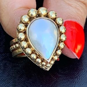 🌹New Listing🌹 EUC Vintage Gold Vermeil Mother of Pearl Pear Shaped Ring